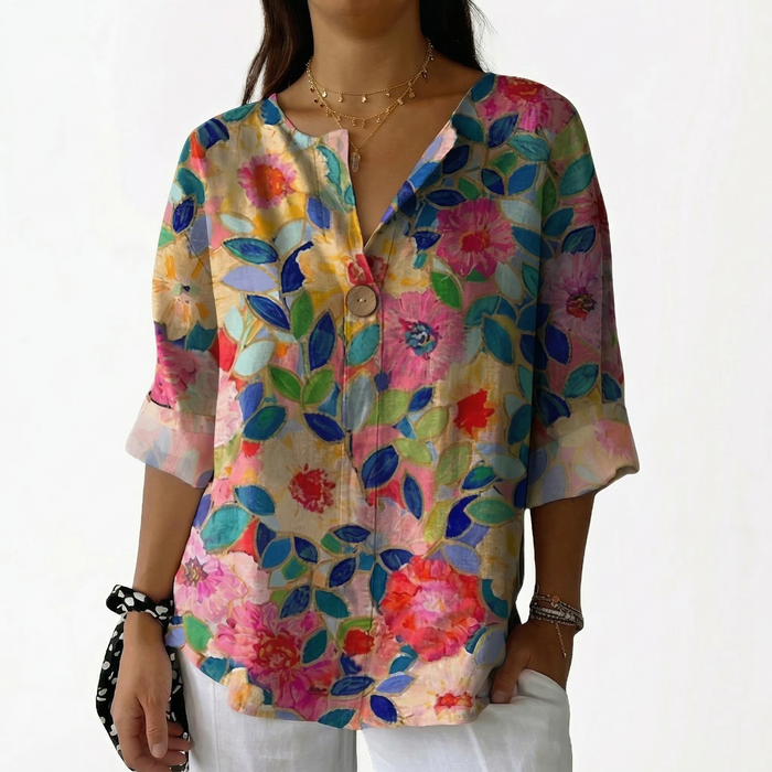 Vânia | Blusa Floral Vibrante com Detalhe de Botão