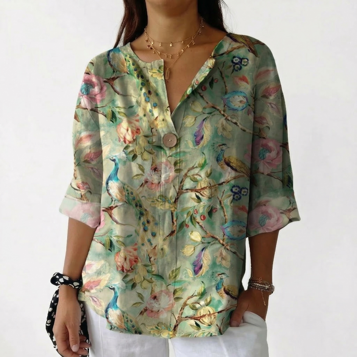 Vânia | Blusa Floral Vibrante com Detalhe de Botão