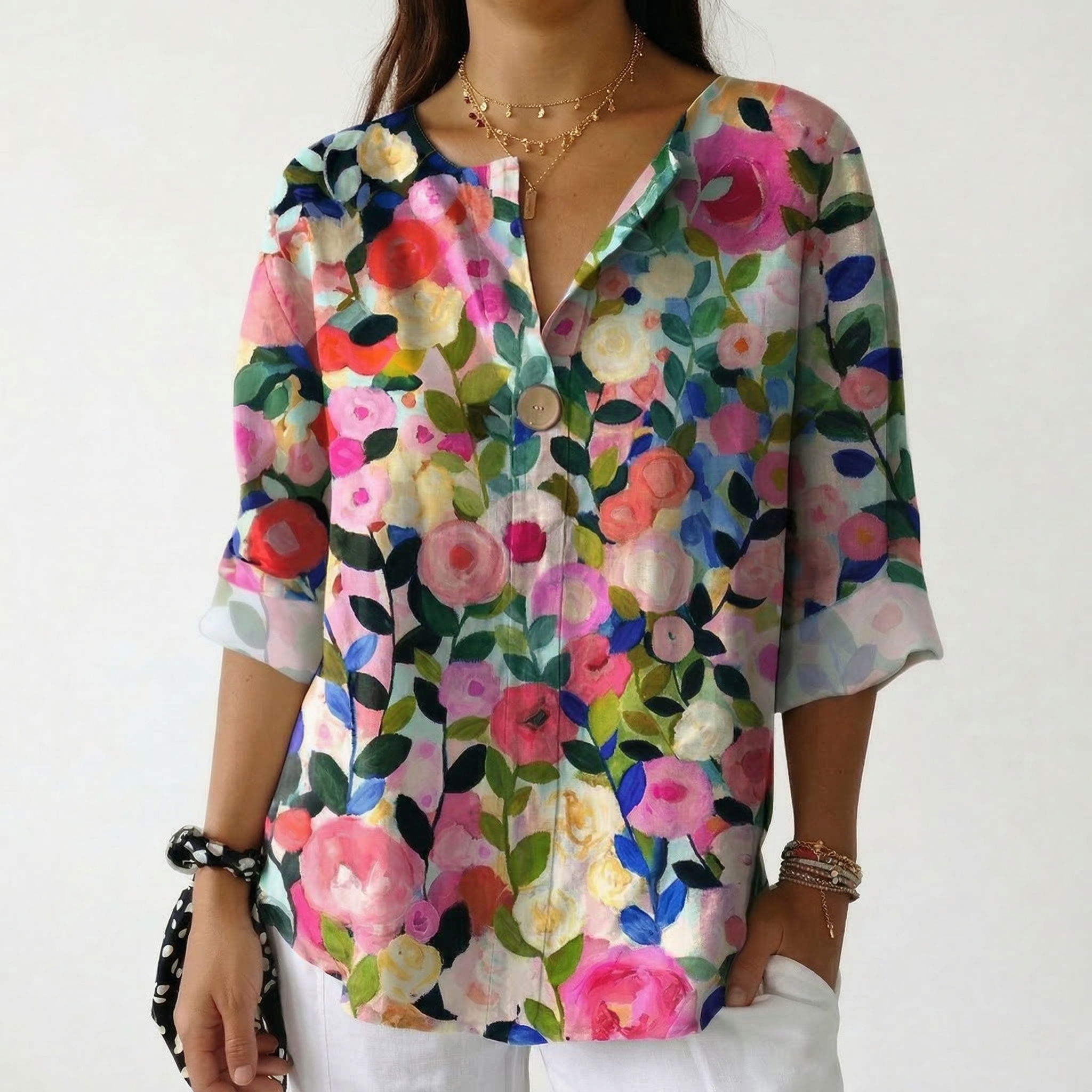 Vânia | Blusa Floral Vibrante com Detalhe de Botão
