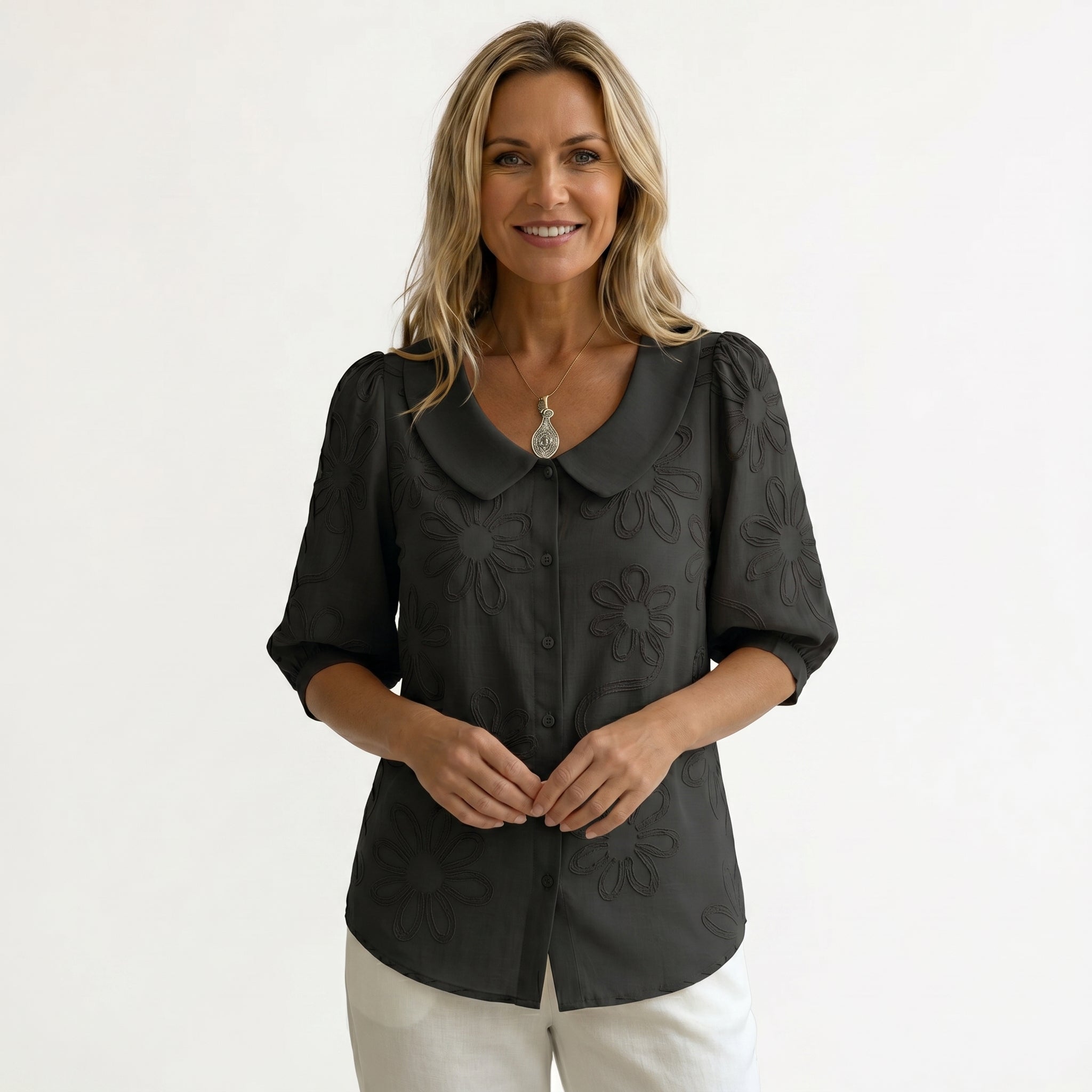 Anabela | Blusa Romântica com Bordados de Margaridas