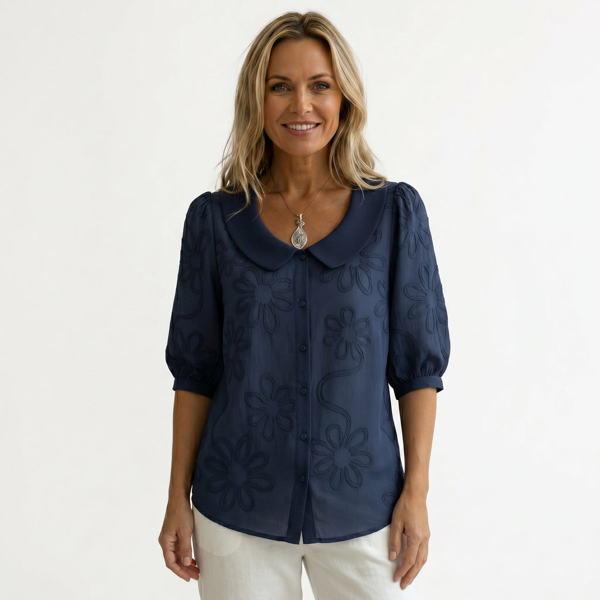 Anabela | Blusa Romântica com Bordados de Margaridas
